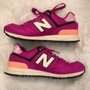 New Balance tennis shoes